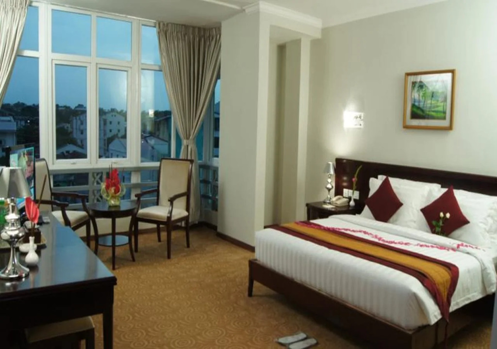 Green Leaf Hotel