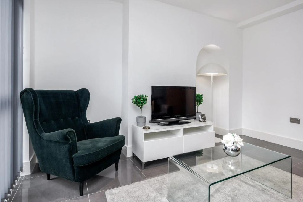 3 Bedroom Apartment in Stratford City