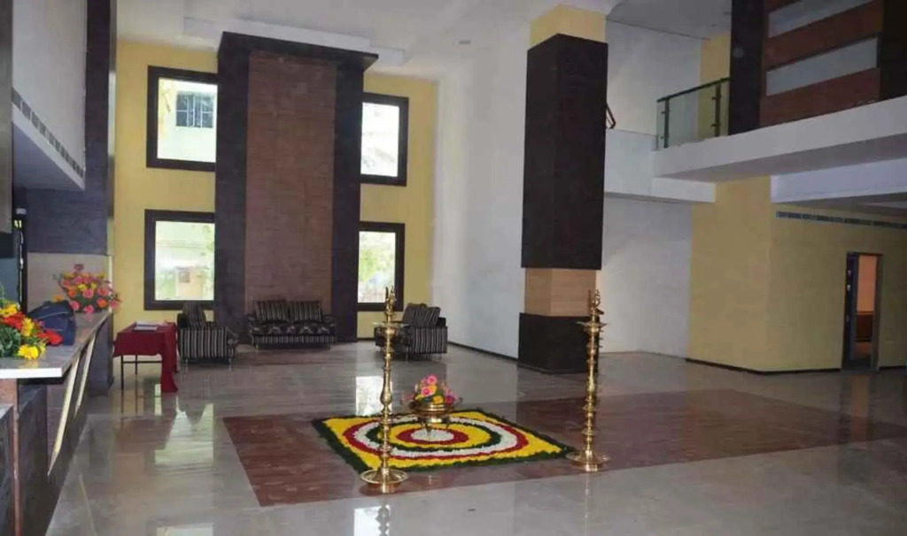 V V Grand Business Hotel
