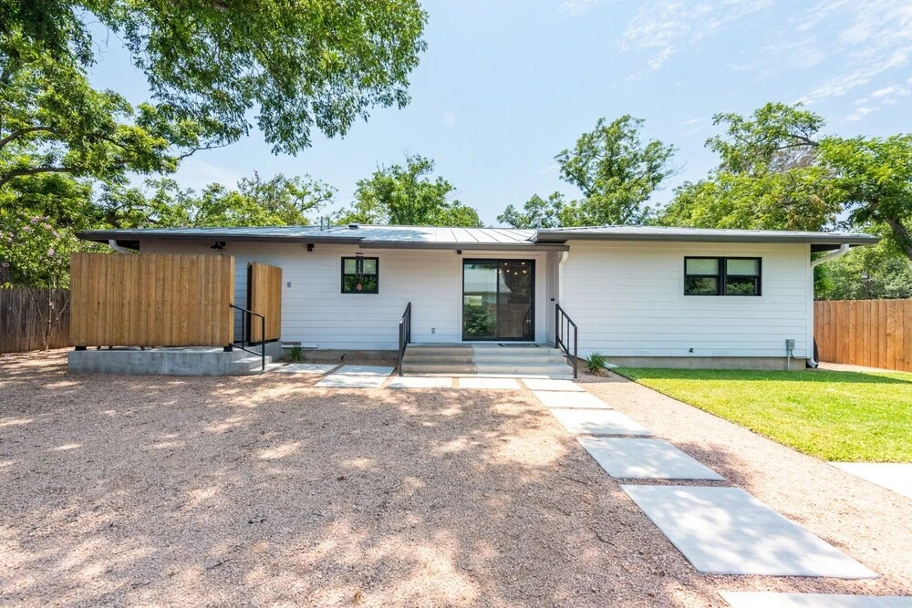 Zander Haus 3 Bedroom Home by RedAwning