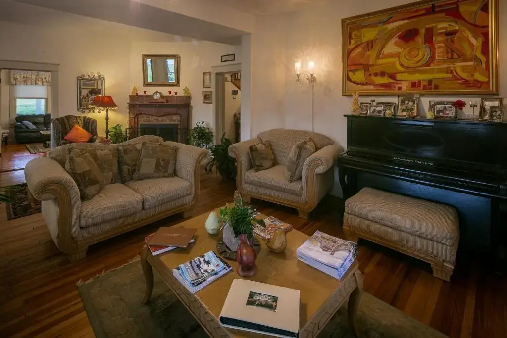 Taylor House Inn
