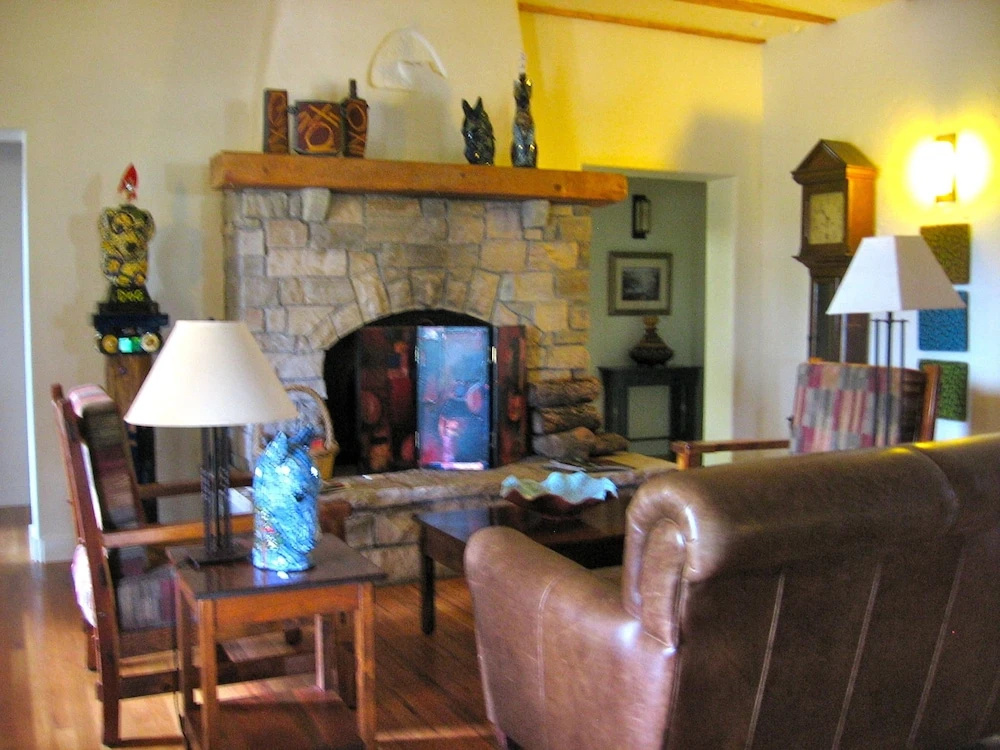 Bear Mountain Lodge