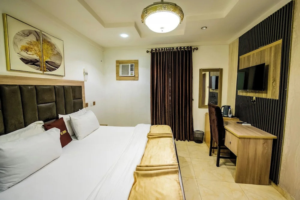 RJ Hotels And Restuarant