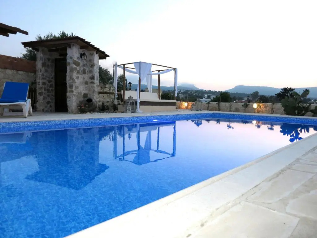 Simona Stone House
