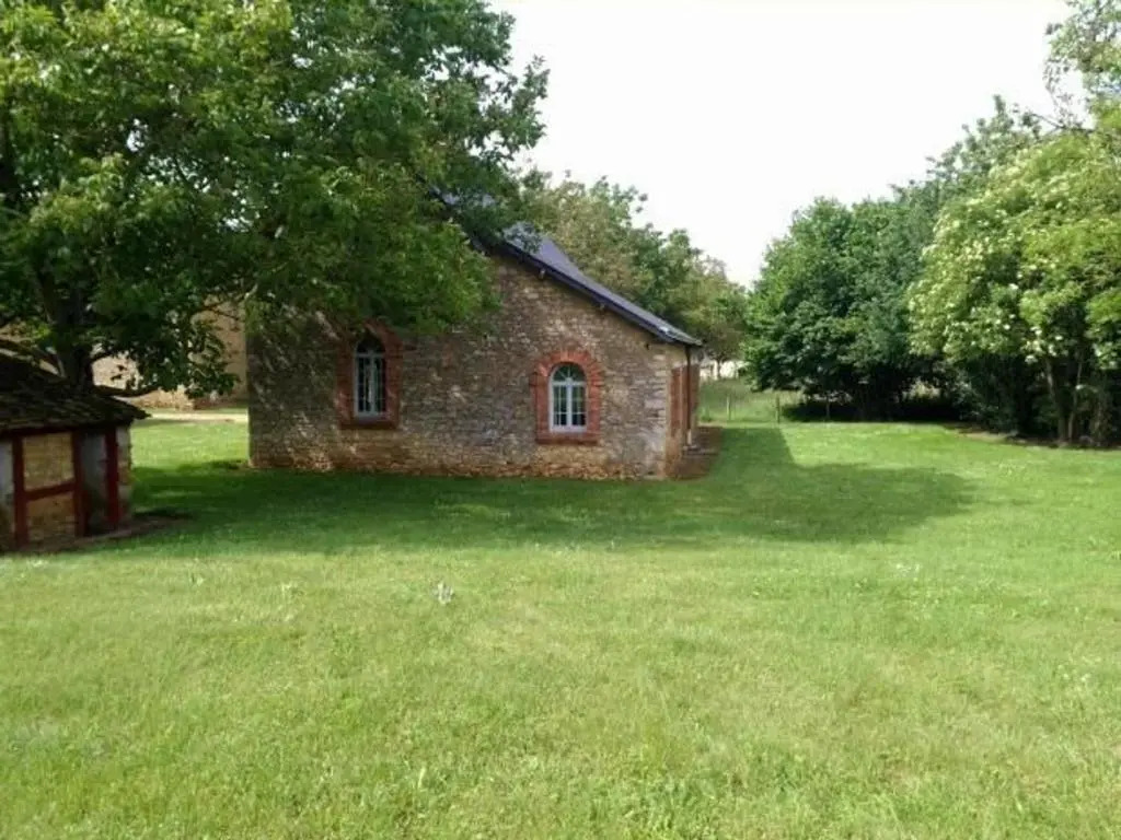 Gîte familial & authentique avec jardin arboré, entre Angers & Le Mans, idéal visites & détente - FR-1-410-208