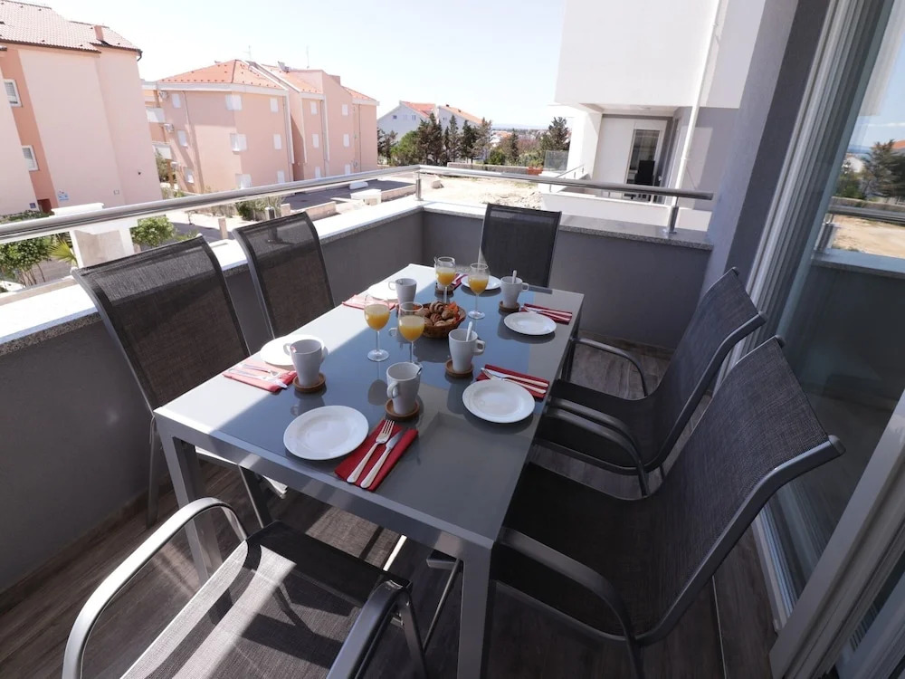Apartments & Rooms Danivan Pool Villas - Off site breakfast available