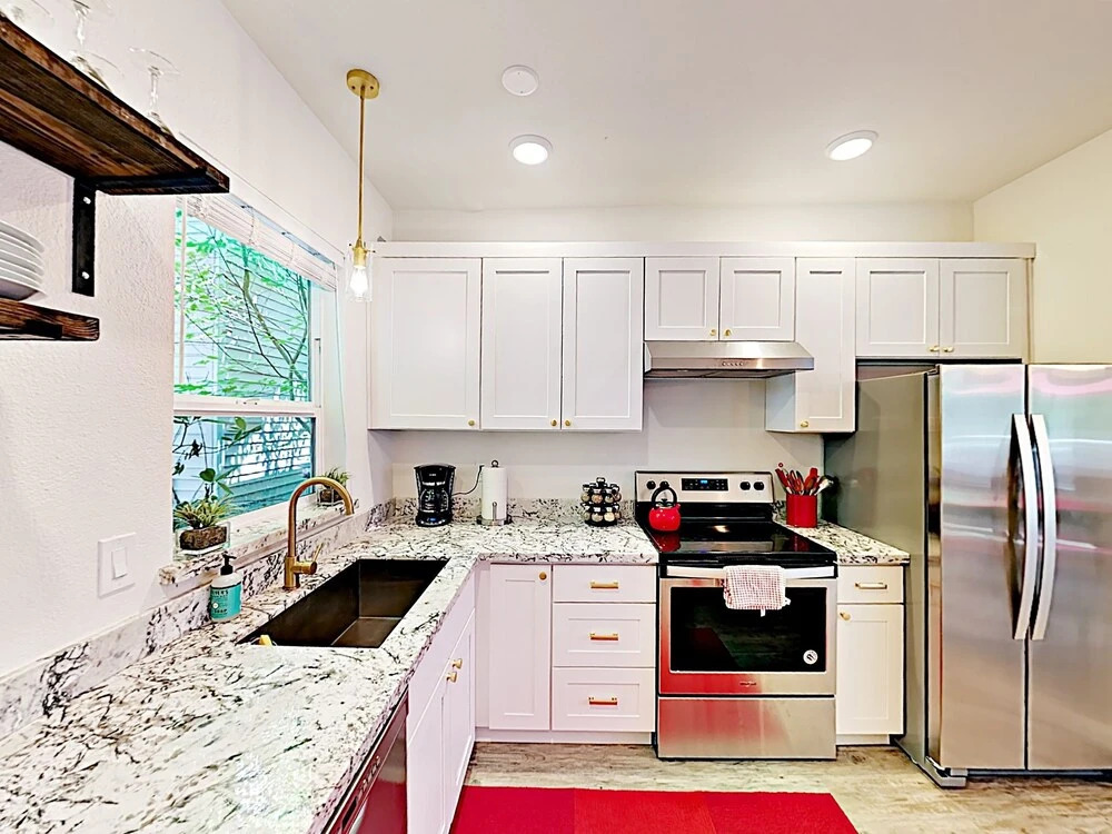 1124 14th Ave Townhome by RedAwning
