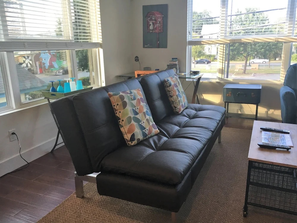 1BR Newly Built East Downtown Austin Apartment by RedAwning
