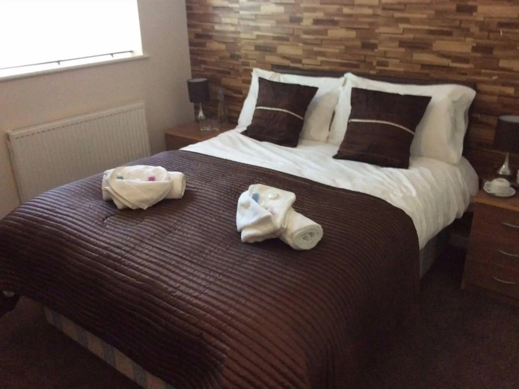 Three Bridges B & B - Gatwick