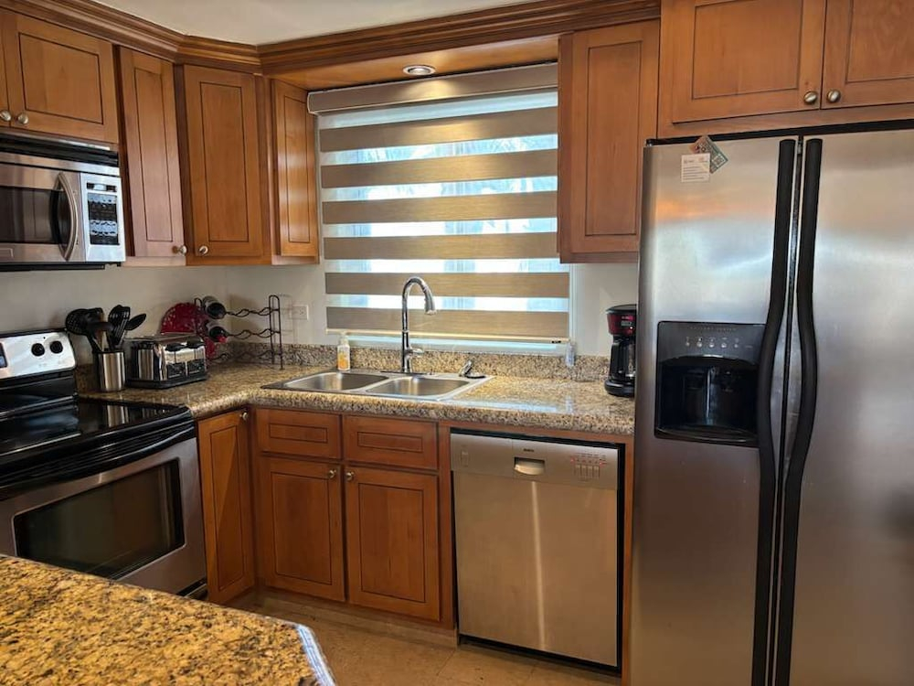 Beautifully Maintained 2-bed Condo in Las Mañanitas