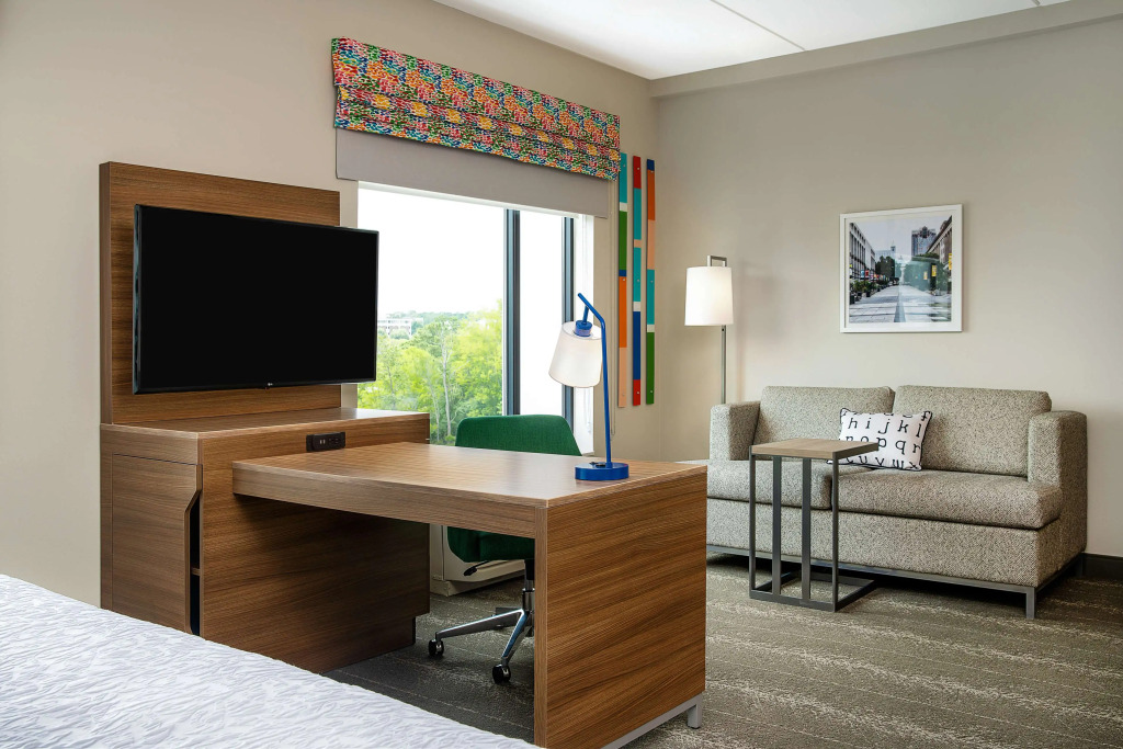 Hampton Inn & Suites Raleigh Midtown, NC