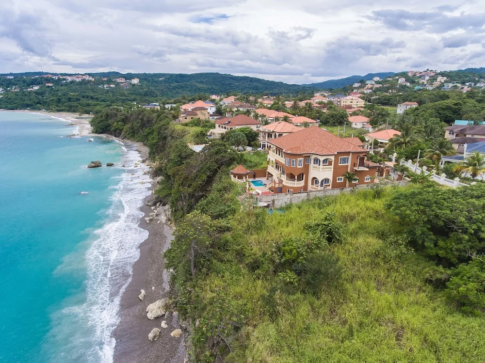 SEAesta Villa