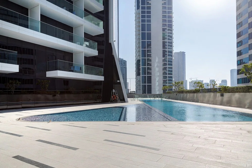 Modern + Minimalist 1BR in Burj Khalifa Boulevard!
