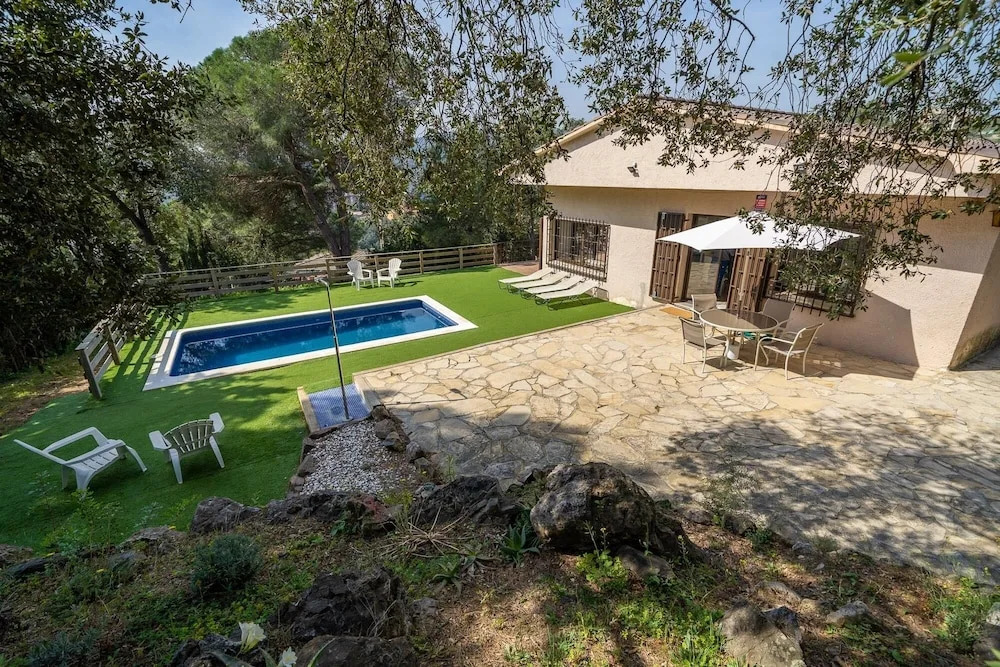 HomeHolidaysRentals Velur