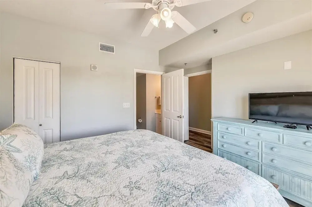 Shores Of Panama 325 - 3rd Floor, Updated, Free Fun! Sleeps 6. 1 Bedroom Condo by RedAwning