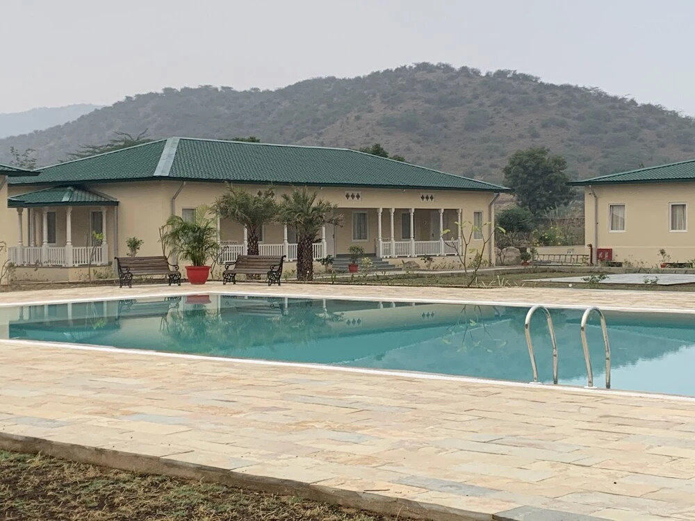 Tree of Life Sariska, Manor