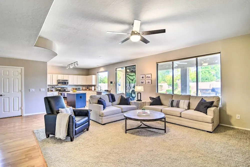Private Pool & Hot Tub: Southeast Gilbert Home