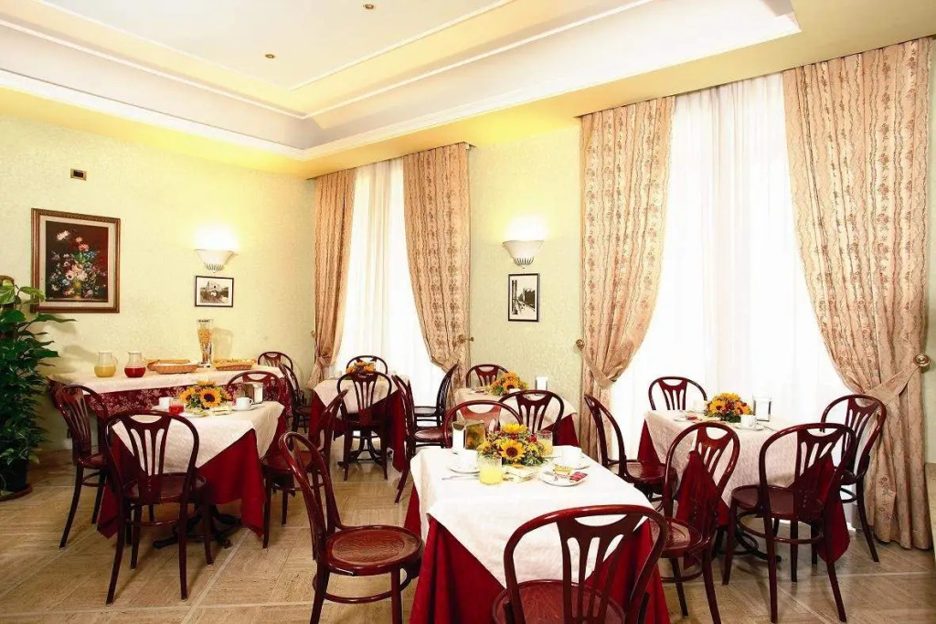 Hotel Dina