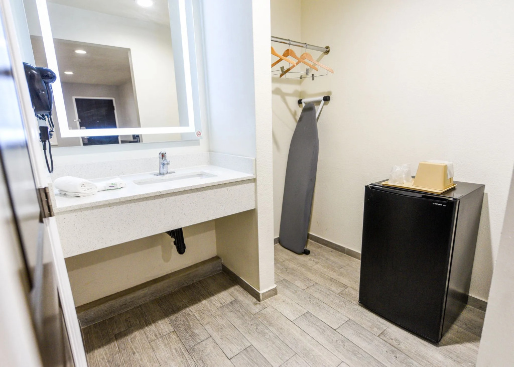 Hollywood Inn Express LAX