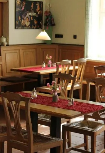 An der Persiluhr Stadt-gut-Hotel