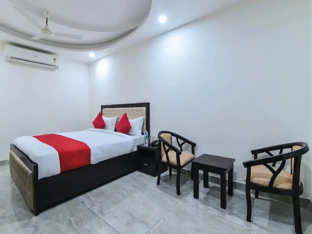 Hotel Prince Plaza By OYO Rooms