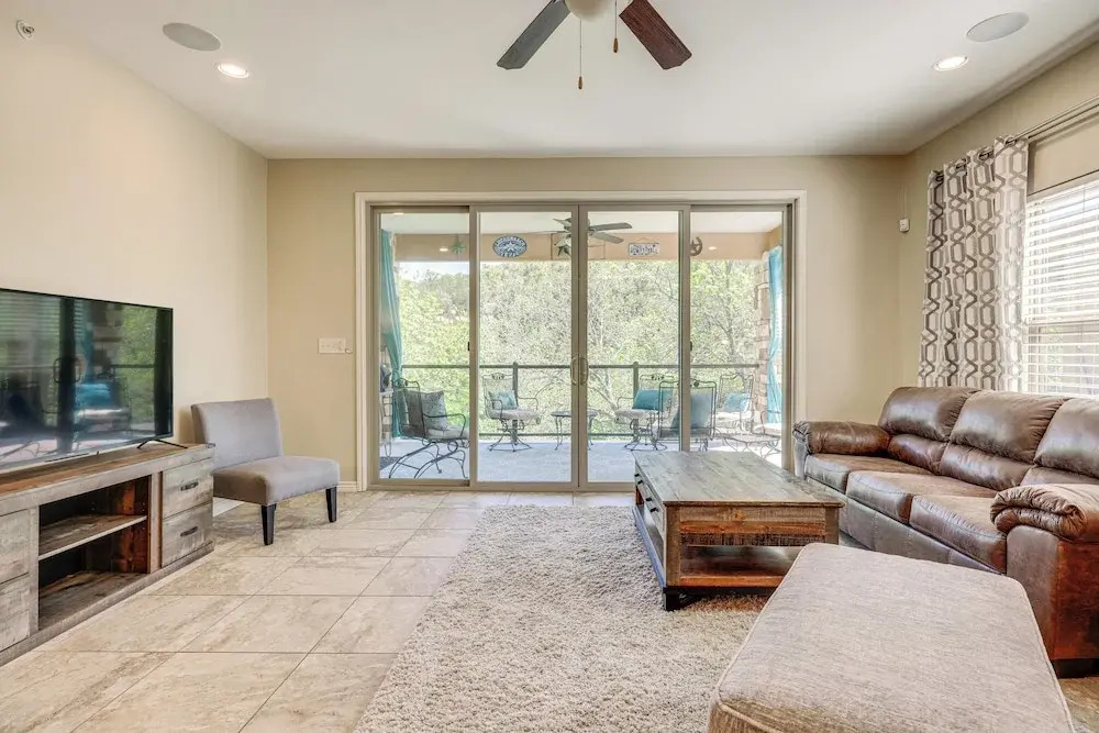 Direct Guadalupe River Access! Hill Country Condo