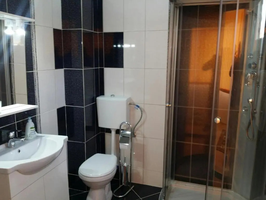 Anda Residence