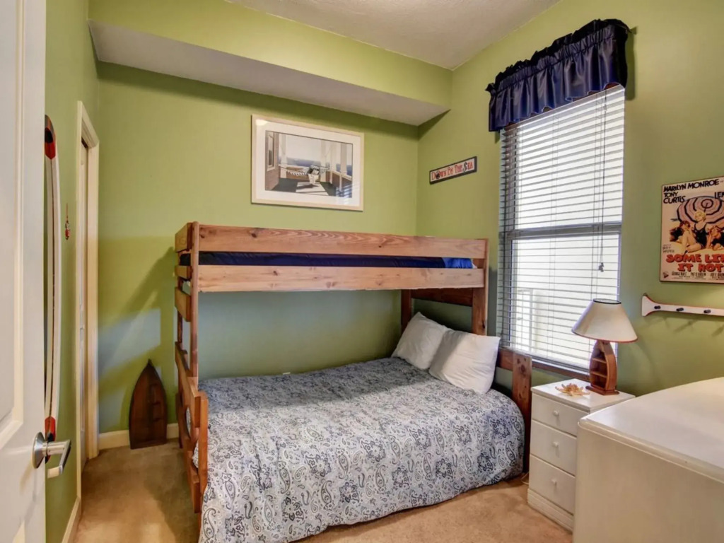 Grandview East 1505 3 Bedroom 2 Bath Condo on the Beach by RedAwning