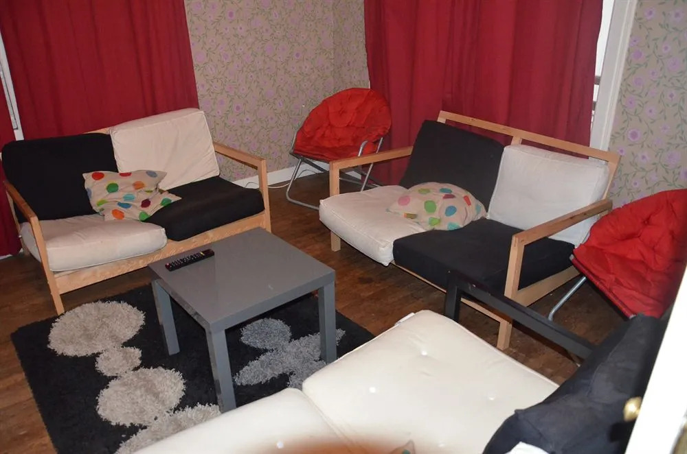 Women Bed - Hostel (только для взрослых)