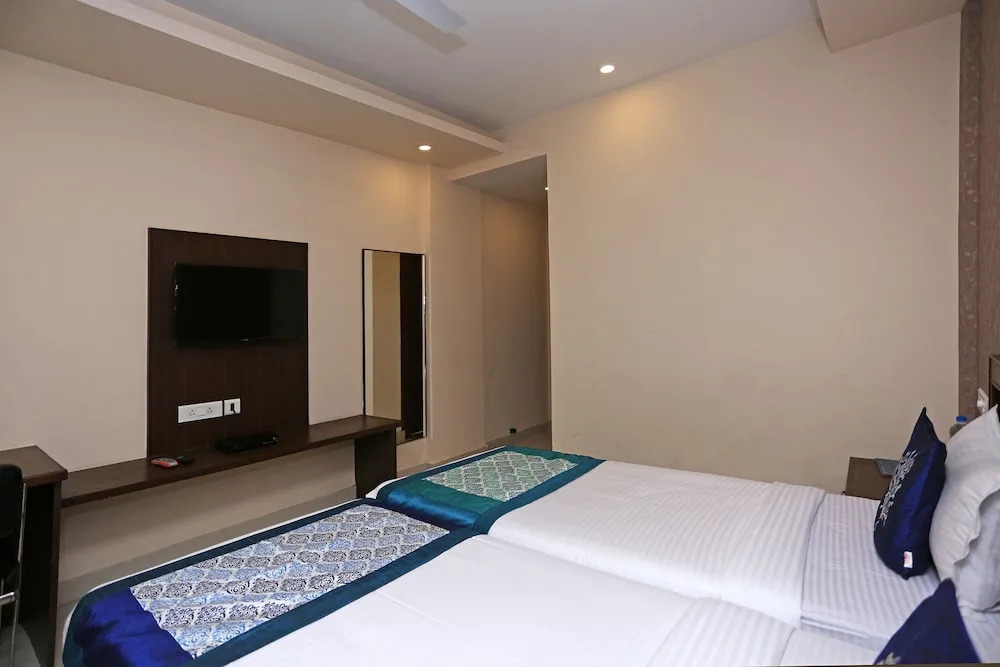Capital O 9010 Hotel Railview