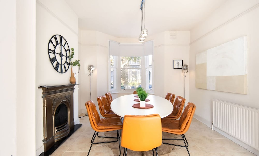 10 Mins Walk to The Oval The Kennington Retreat