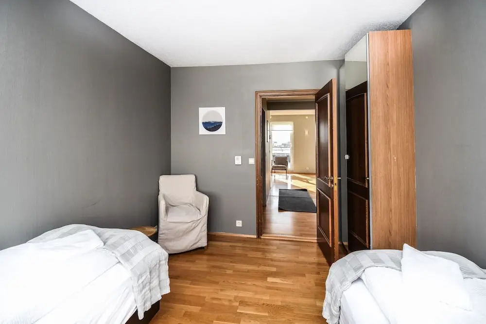 Apartment B52