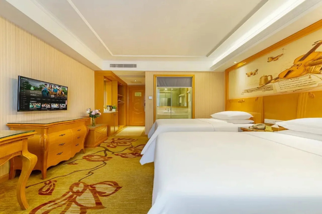 Vienna Hotel(Shenzhen Shajing Jingji Baina)