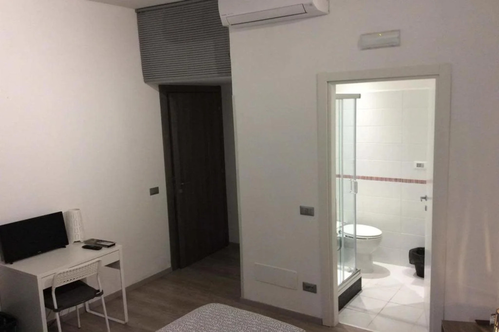 WhatsHouse Roma