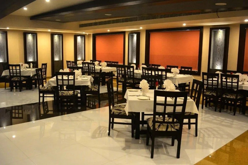 Hotel East West