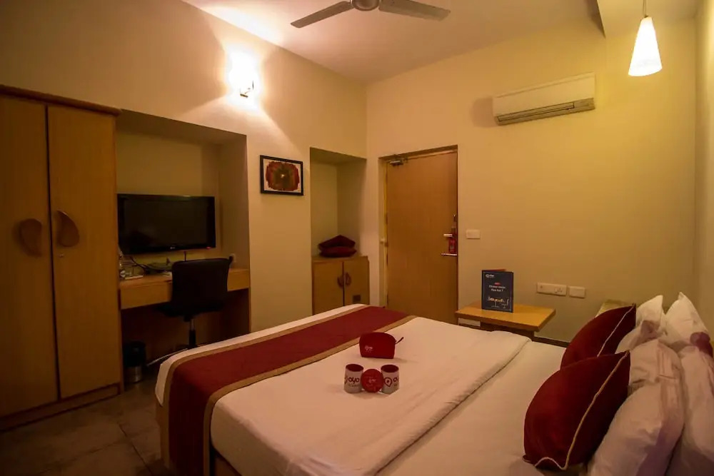 OYO Apartments RK Beach Road