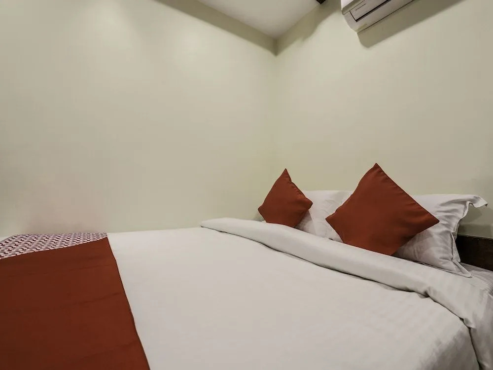 OYO 14925 Harsha Residency