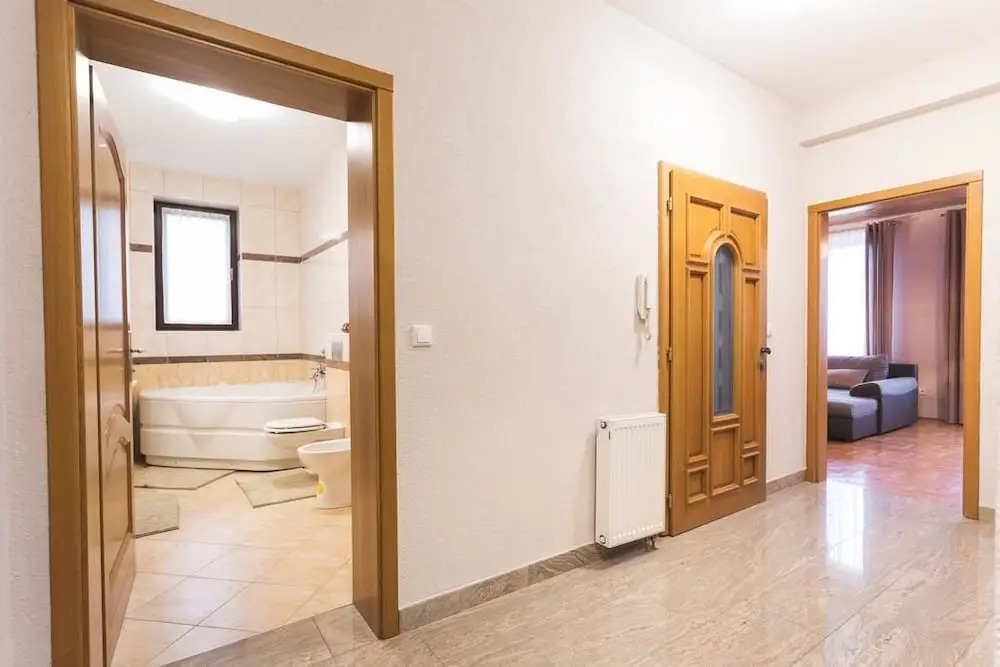 Laufer Apartment