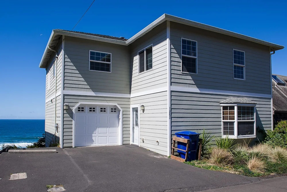 Above It All With Ocean Views 3 Br home by RedAwning