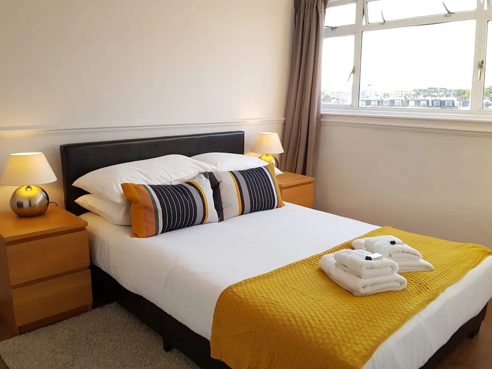 Bright 3 Bedrooms in Central London/lupus Street