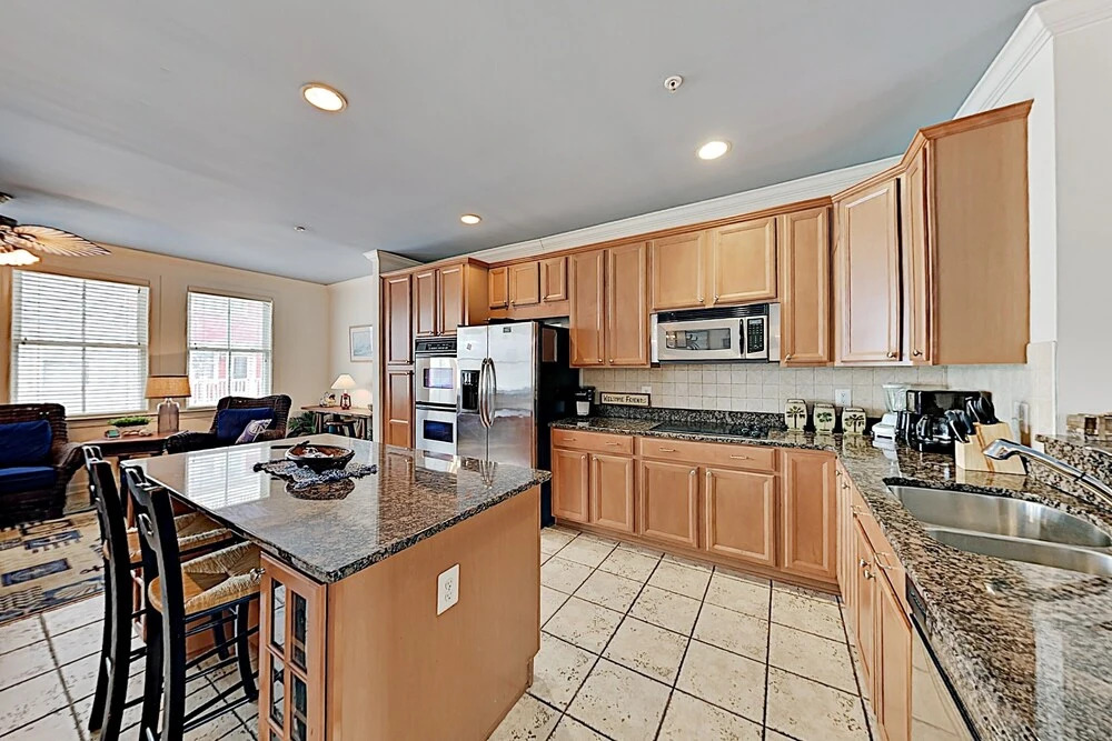 Bay Breeze On Sunset Island 6 Blocks To Ocean 5 Bedroom Townhouse