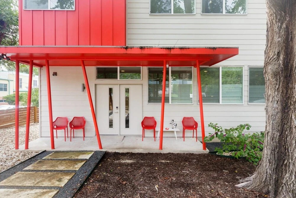 Bask in Light at an Artistic Townhouse Minutes From Downtown