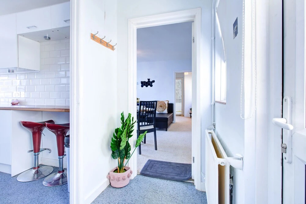 Private Family Apartment in Posh SW1 London