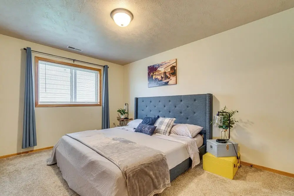 Cozy Sioux Falls House - Walk to Park!
