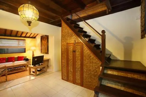 Hyacinth House