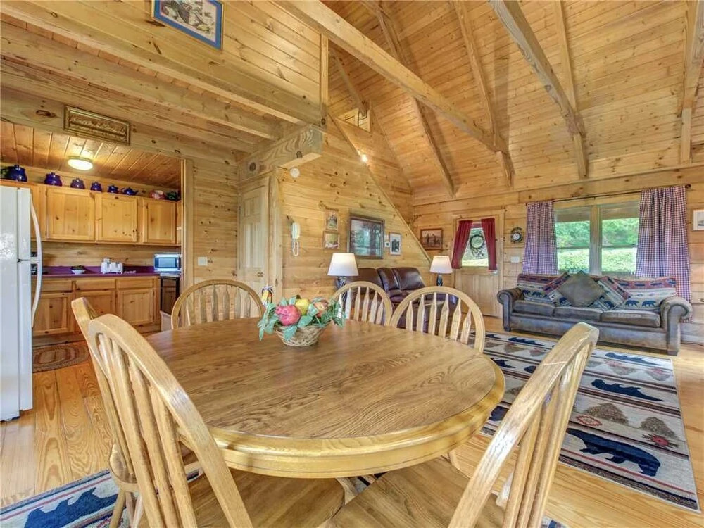 Bear Tracks - Two Bedroom Cabin