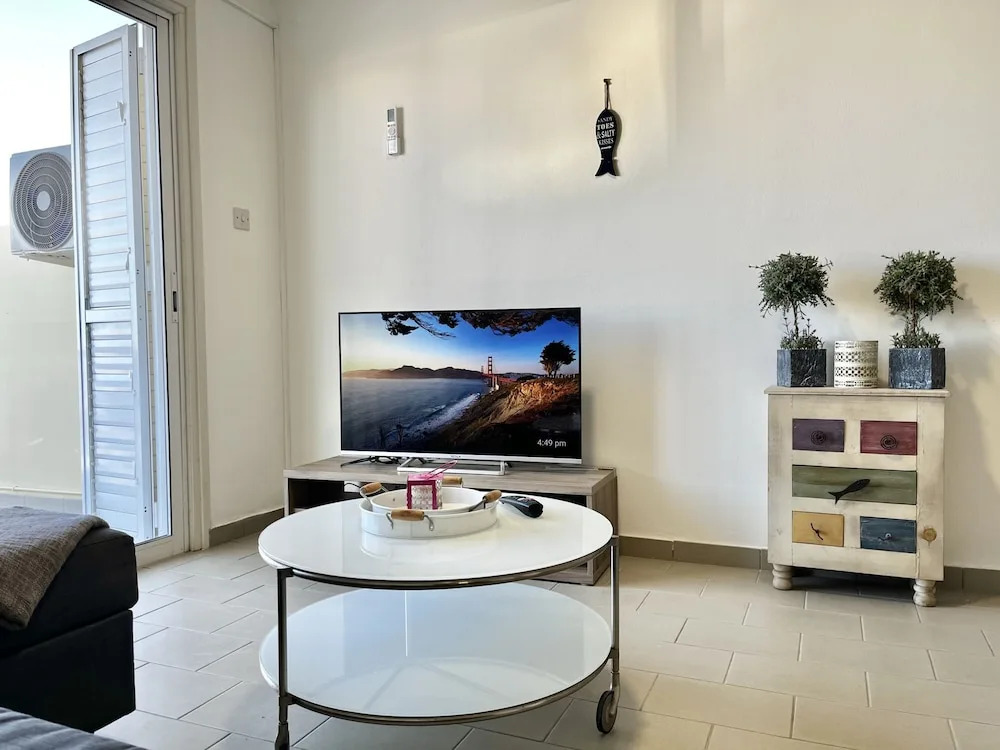93 KAP - Stay Almyra House