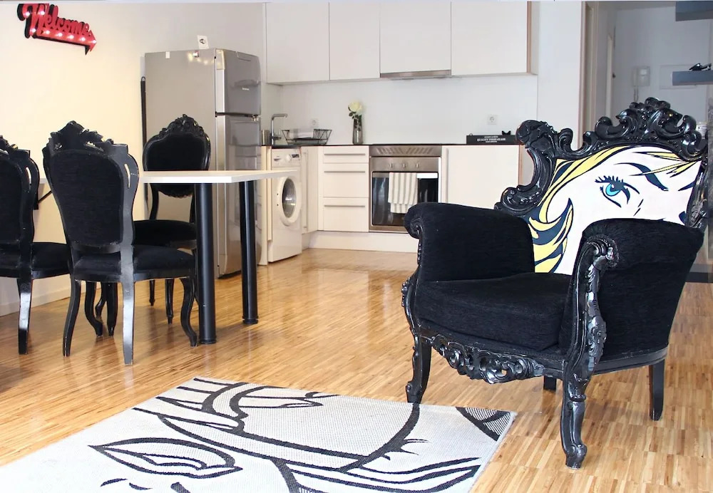 7rooms7 Gran Via Madrid Apartments