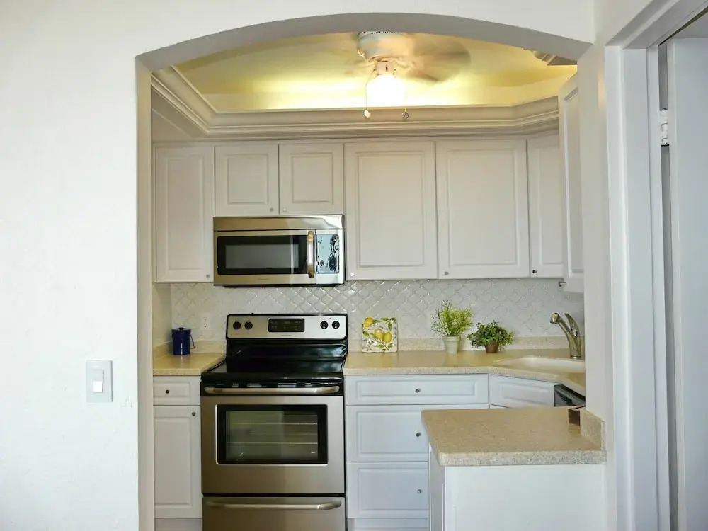 Beachfront Condo With Views of Beach and Spacious Pool