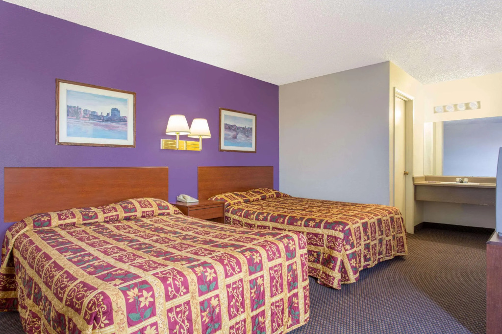 Americas Best Value Inn North Black Canyon Hwy